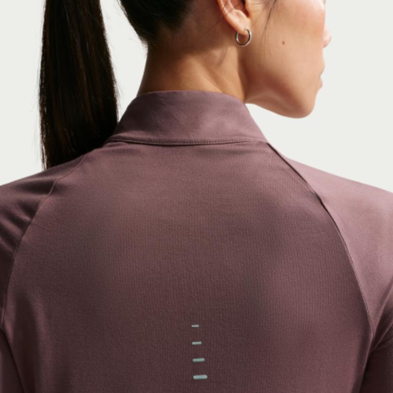 Nike Женский беговой топ с длинным рукавом и молнией 1/4 Swift Dri-FIT UV HQ0500-502