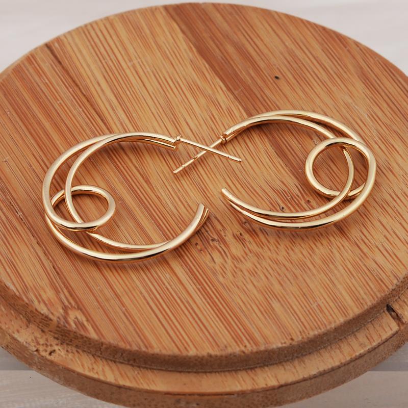 Classic Hollow Moon Shape Dangle Earrings for Women Trendy Golden Metal Round Circle C Shape Drop Earrings Geometry Jewelry