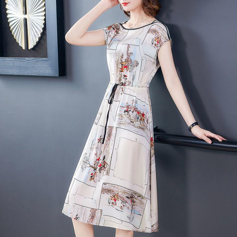 Stylish Silk Statement: Fashionable Oversized Silk Dress for Women, Long and Comfortable Mom's Knee-Length Silk Outfit