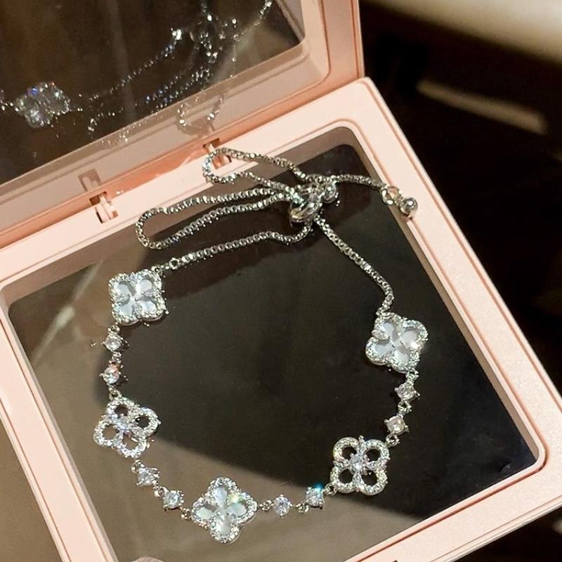 High-Grade Luxury Four-Leaf Clover Zirconia Bracelet Temperament Adjustable Bracelet Versatile Women's Hand Accessories