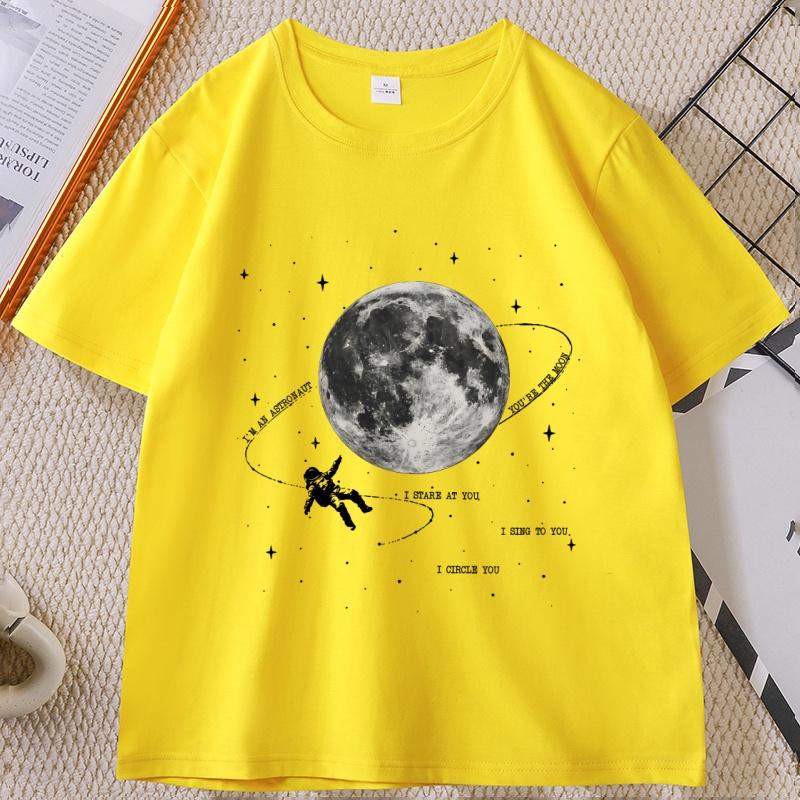 Vintage Astronaut Moon T-Shirt Retro Moon Graphic Tee Cotton Short Sleeve Round Neck Printed T Shirts Casual Unisex Streetwear