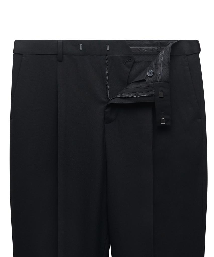 MUSINSA STANDARD Lightweight Loose Tapered Hidden Banding Crop Slacks [Black]