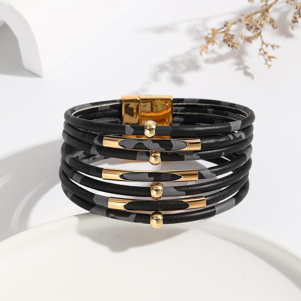 Женский кожаный браслет с магнитной застежкой с леопардовым принтом и медными бусинами-трубочками