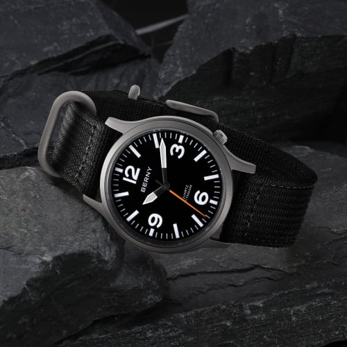BERNY Titanium Watch Men Men's Watch Men's Watch Japan Sweep Seconds Quartz Movement VH31 5ATM Waterproof Analog Quartz Watch Super Luminous Sapphire
