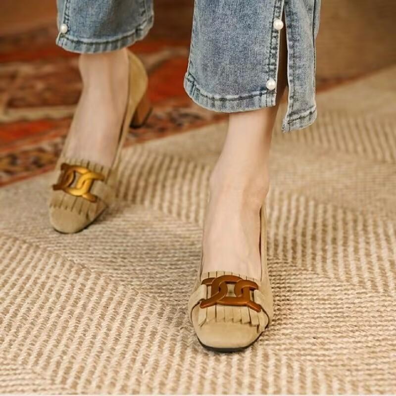 Женские туфли-лодочки с квадратным носком и металлической цепочкой, дизайнерский стиль, популярная повседневная женская обувь