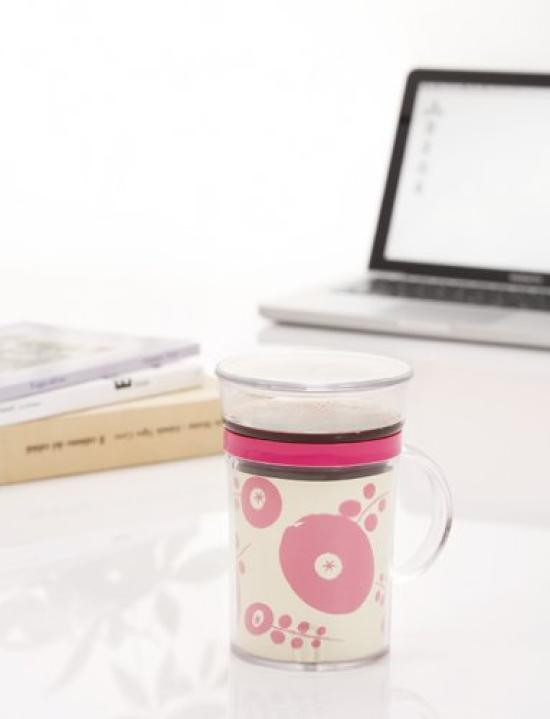 Iwaki Deco Mug, 300ml, Heat-Resistant Glass Mug with Lid, Raspberry Pink, K4011-P