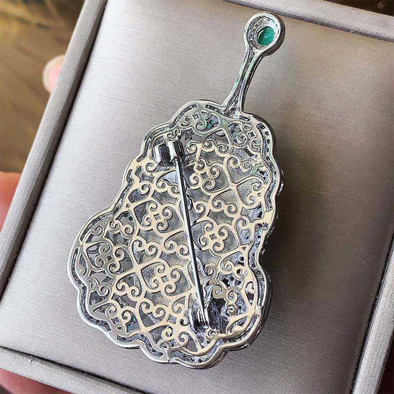 Осень и зима новый китайский император зеленый пипа брошь женская высокого класса ретро женская анти-легкая куртка с булавкой