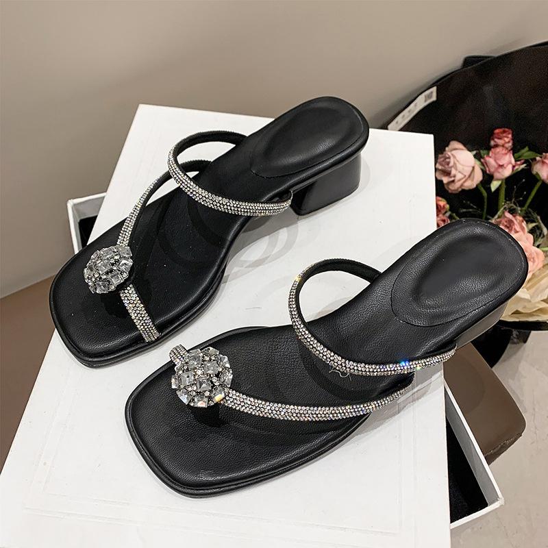 French Thick-heeled Slippers Women's Summer Wear 2025 New Pigeon Egg Rhinestone Cool Slippers Versatile Toe Roman Sandals