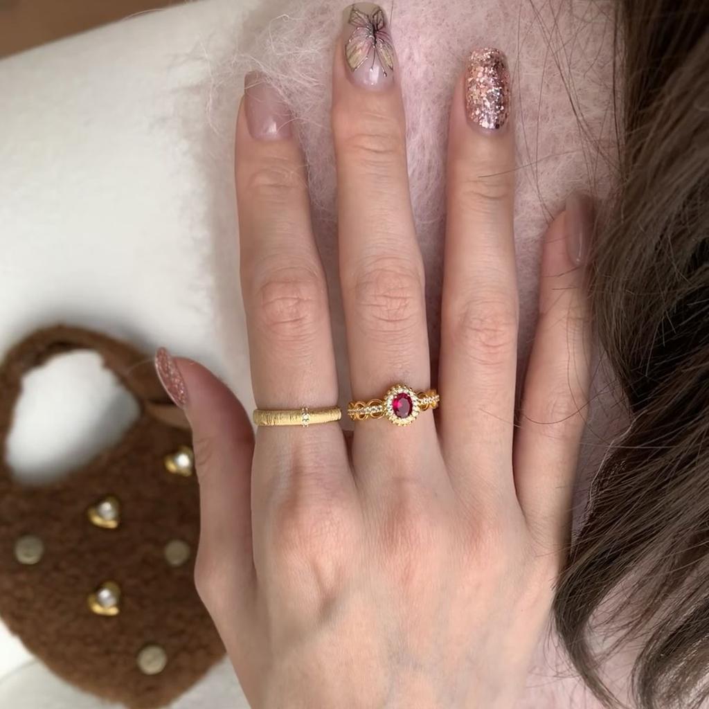 Vintage Chinese Antique Ruby Ring Women'S Retro Lace Small Exquisite Simple Diamond Ring