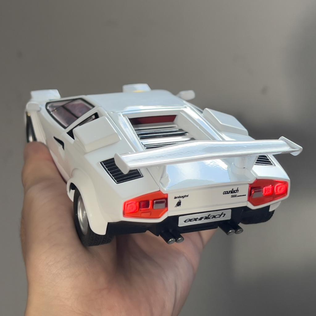 1:24 Lamborghini Countach LP500S Sideswipe Supercar Toy Car Model Sound And Light Children's Toy Collectibles Birthday Gift Toy