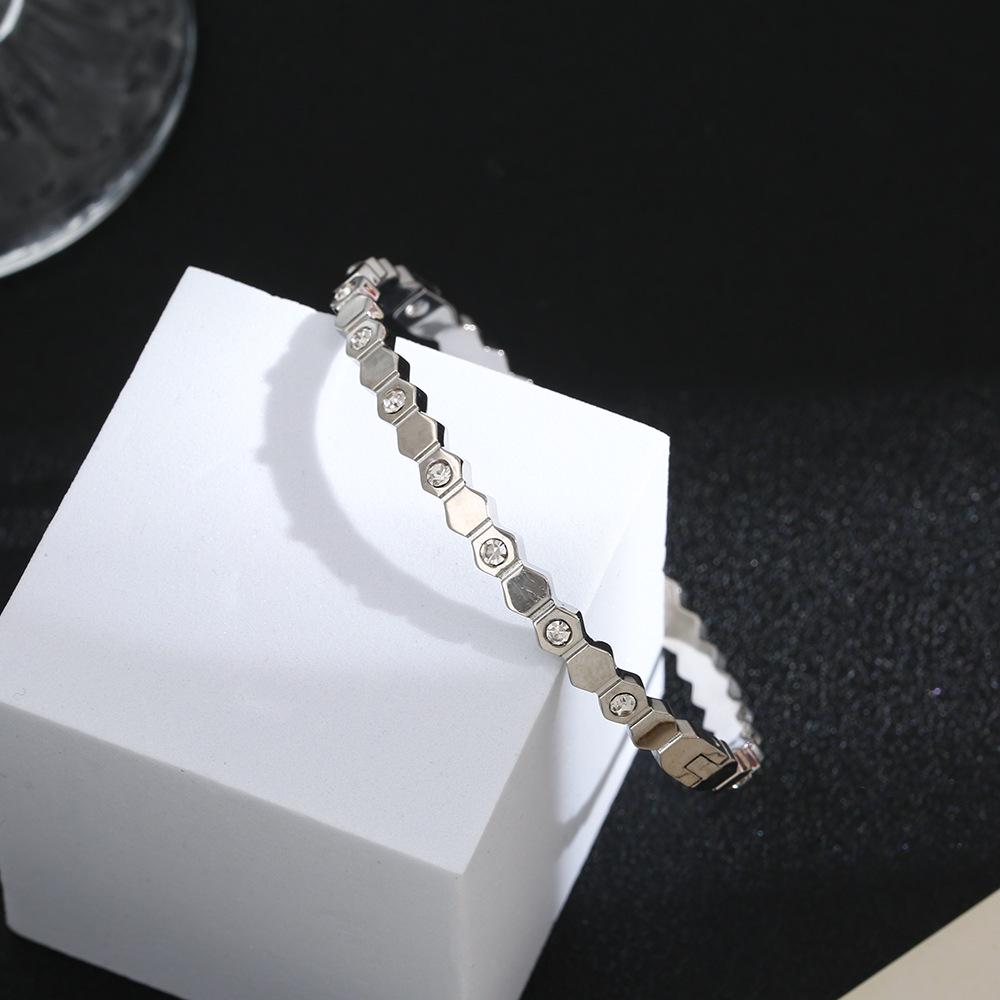 Элегантный женский браслет с бриллиантами в виде сот — титановая сталь, волнистый дизайн, не выцветает, высококачественное золото для пар.