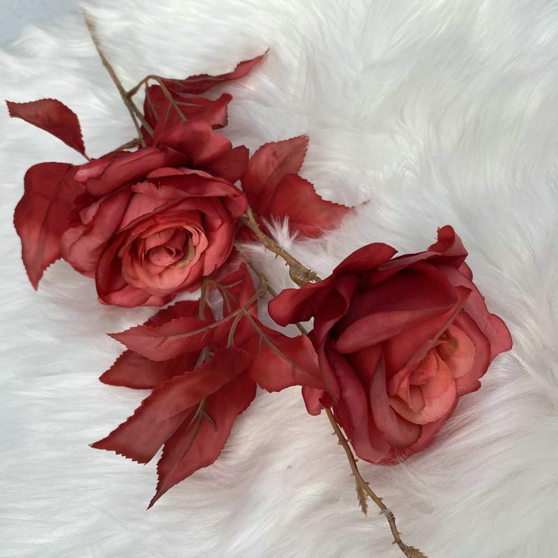 Lifelike Rose Floral Arrangement For Wedding Decoration And Photography Styling