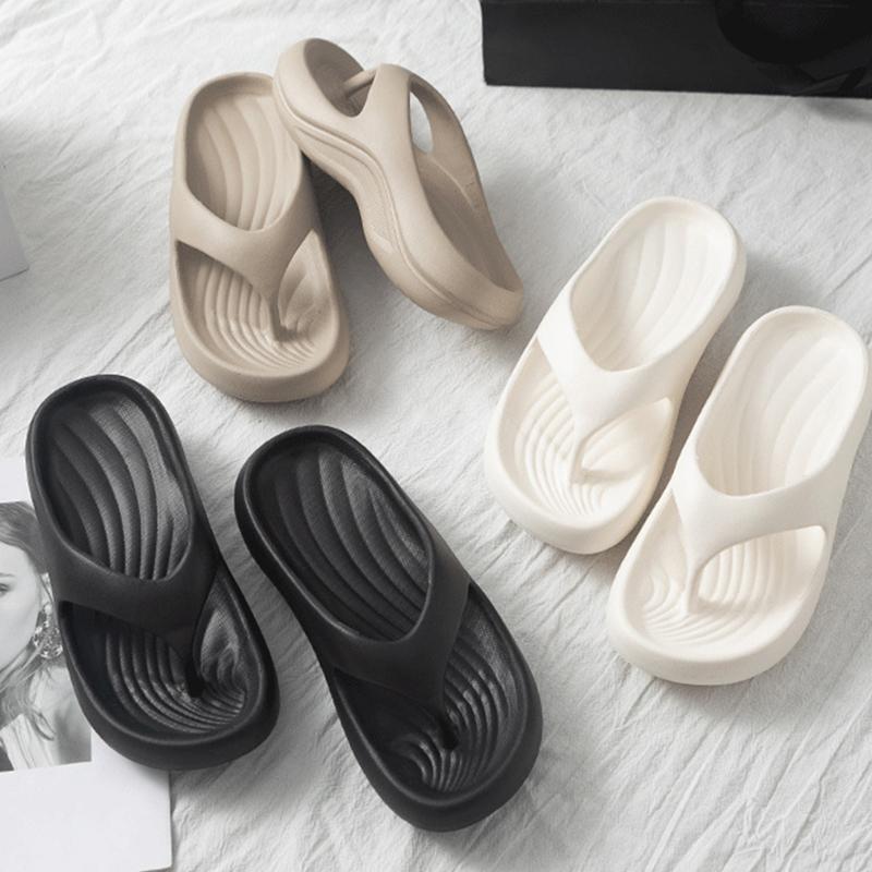 Lucyever Мягкие шлепанцы из ЭВА на платформе Женские пляжные нескользящие тапочки с толстой подошвой Ультралегкие женские шлепанцы с зажимом на носке