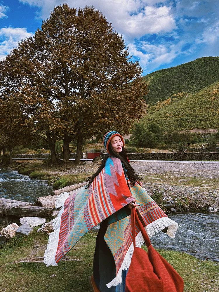 Вязаный шаль-пуловер с этническим узором - Женская теплая накидка для путешествий