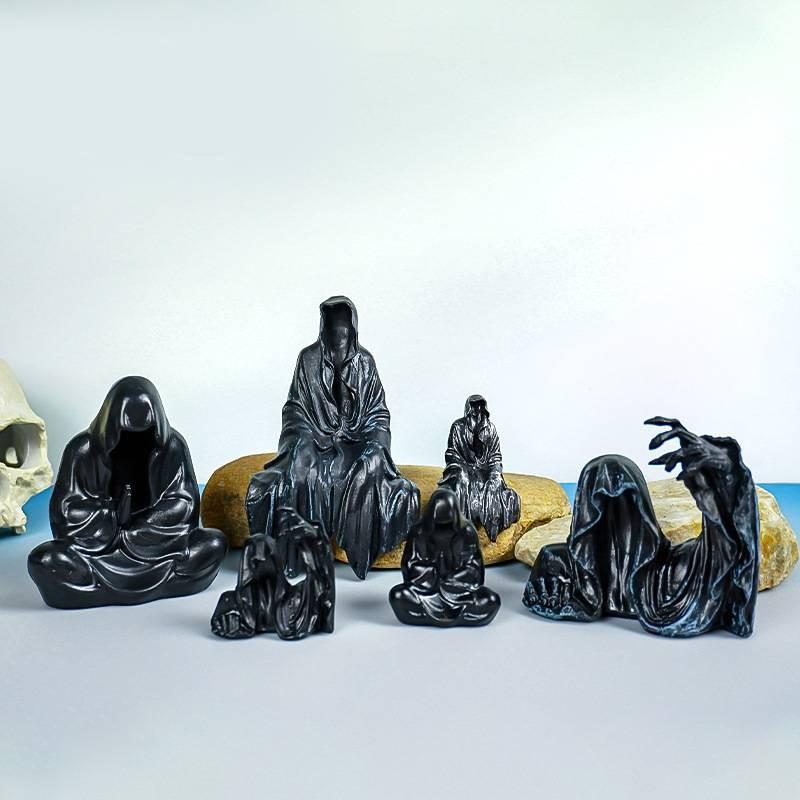 Black Robed Gothic Desktop Figurine Elegant Pvc Decor For Stylish Home And Office