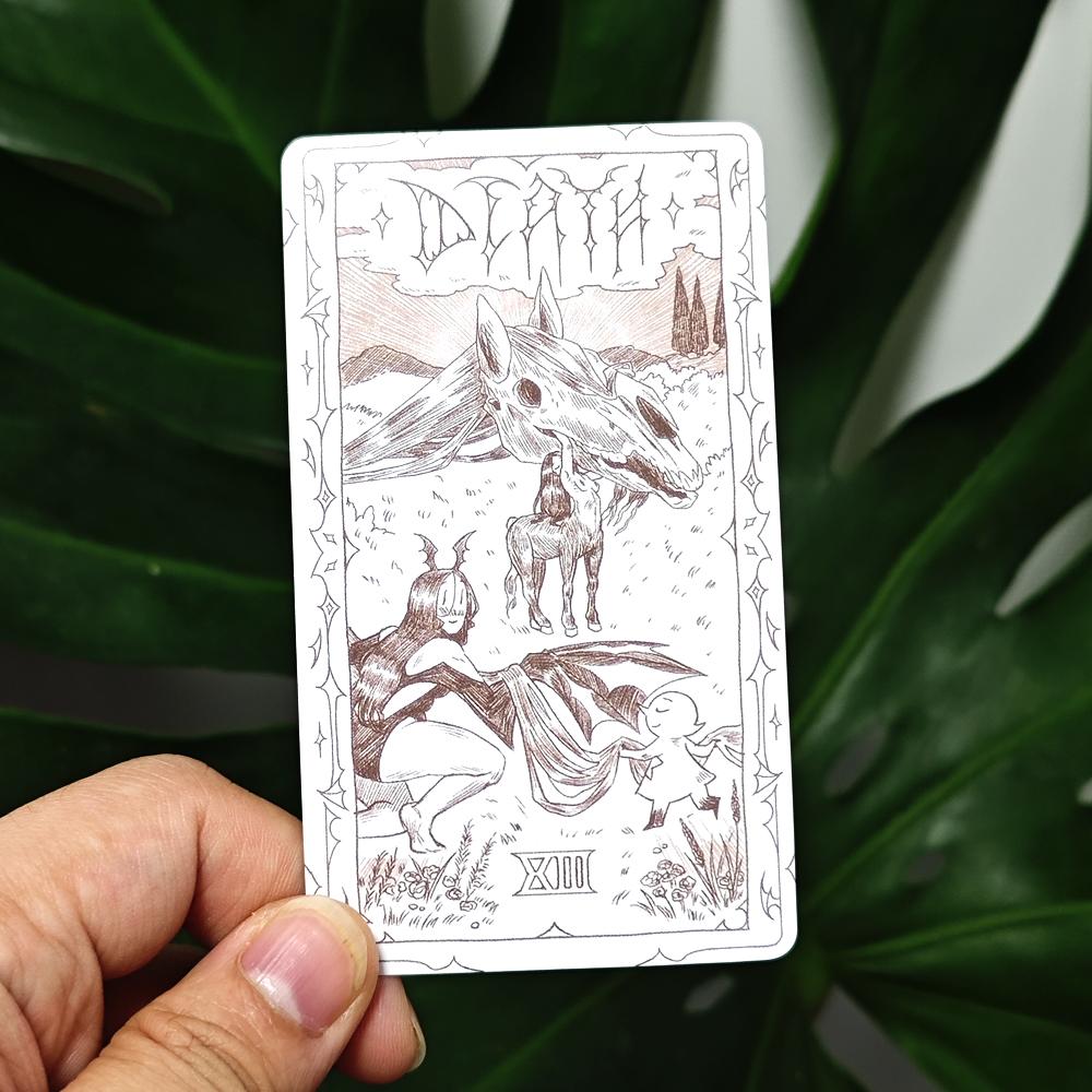 Колода Таро «Веспер» 10,3*6 см : Потрясающее черно-белое искусство с оригинальным карандашным рисунком, 78 шт. карточек