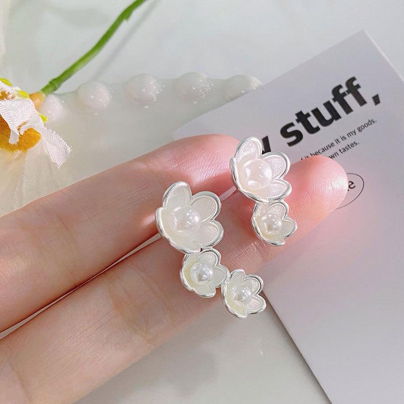 Asymmetrical Flower Earrings Temperament Lady High-end Niche Design Earrings