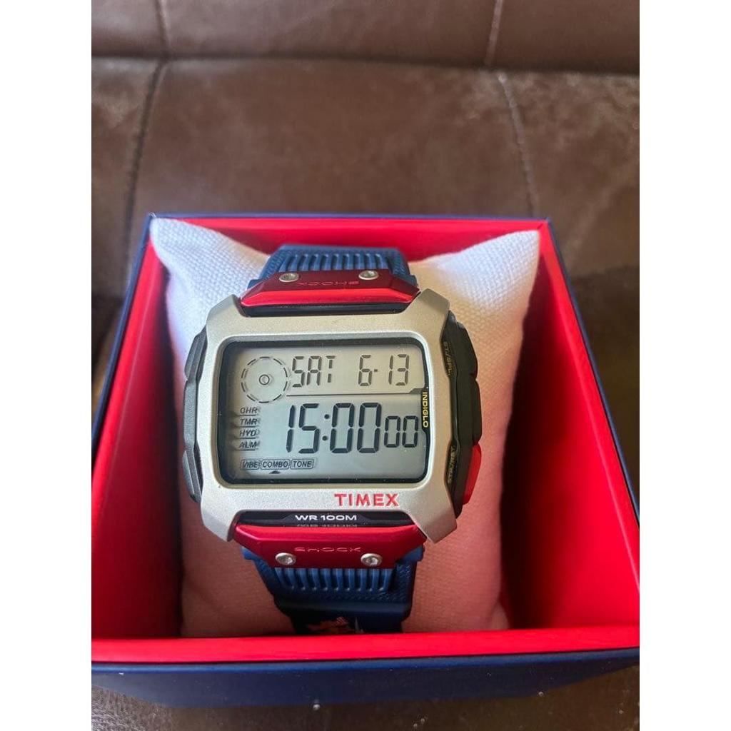 Б/у TIMEX Command Red Bull Cliff Diving 54мм TW5M20800