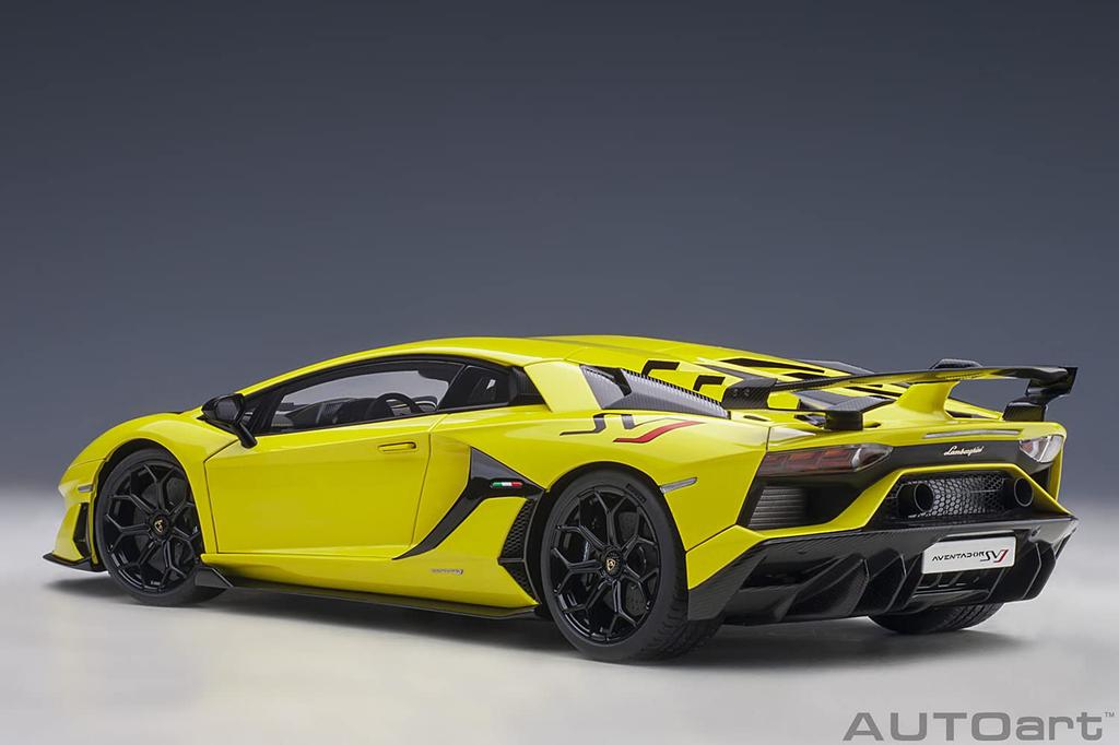 AUTOart Lamborghini Aventador SVJ Pearl Yellow Готовый продукт 1/18
