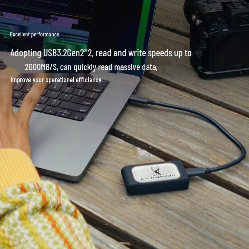 Kingston Портативный SSD XS2000