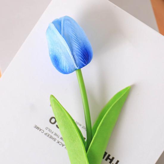 На основе настоящих тюльпанов, а также размеров столов и ваз, популярных во многих домах.. В этих условиях родился этот мини-тюльпан.. Выглядит более аутентично