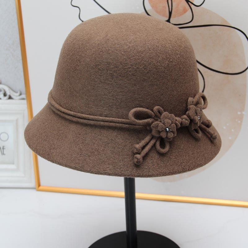 Middle-aged and elderly women's autumn and winter wool basin hat Chinese style disc flower bucket hat mother warm top hat retro temperament hat