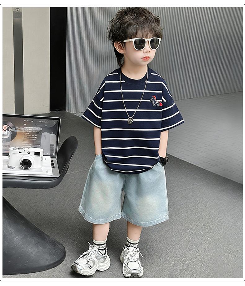Boys' summer striped T-shirt set, new children's short sleeved denim shorts two-piece set, cool and trendy children's clothing