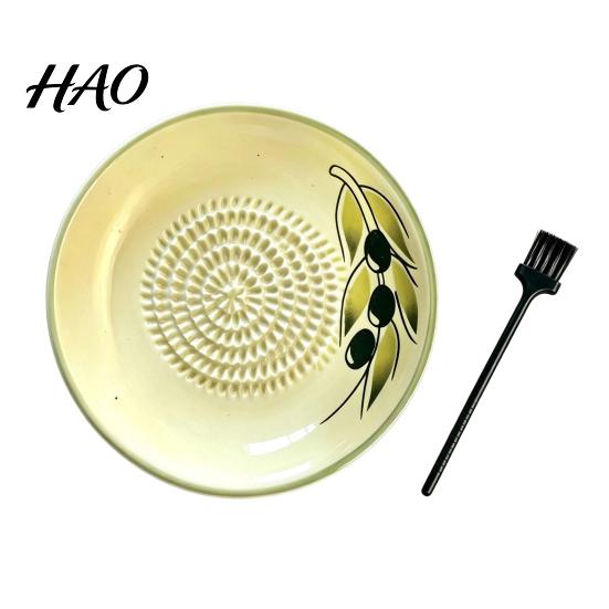 Handheld Vegetable Grinder Ceramic Garlic Ginger Grater, 2-in-1 Manual Shredder Plate for Kitchen Cooking, Flat Sturdy Food Grater Base Easy-Clean