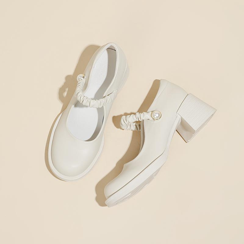 Mary Jane high heels women's 2025 early spring new light mouth pearl word with thick heel single shoes black small leather shoes