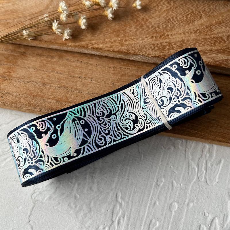 2,5 см x 4,5 м/рулон Несколько цветов Головной убор Шляпа Горячее тиснение Узор Брошь Значок Лазерный узор Подарочная коробка