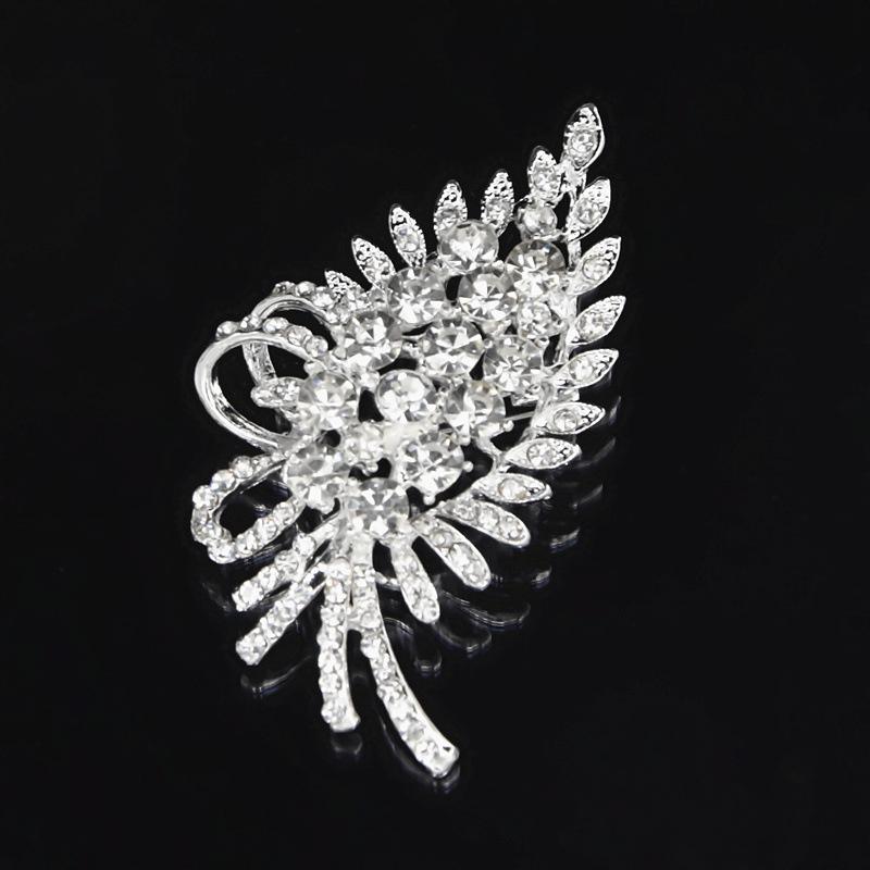 Female Fashion White Crystal Flower Brooches For Women Luxury Silver Color Rhinestone Alloy Plant Brooch Safety Pins