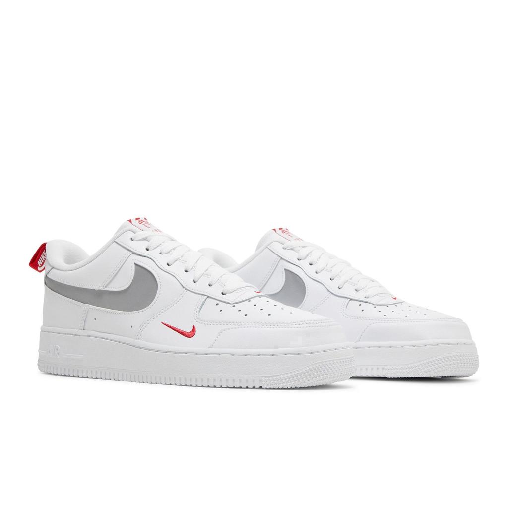 Nike Air Force 1 Low 'Cut Out Swoosh - White' (Unisex) White / University Red Skateboard Shoes DO6709 100