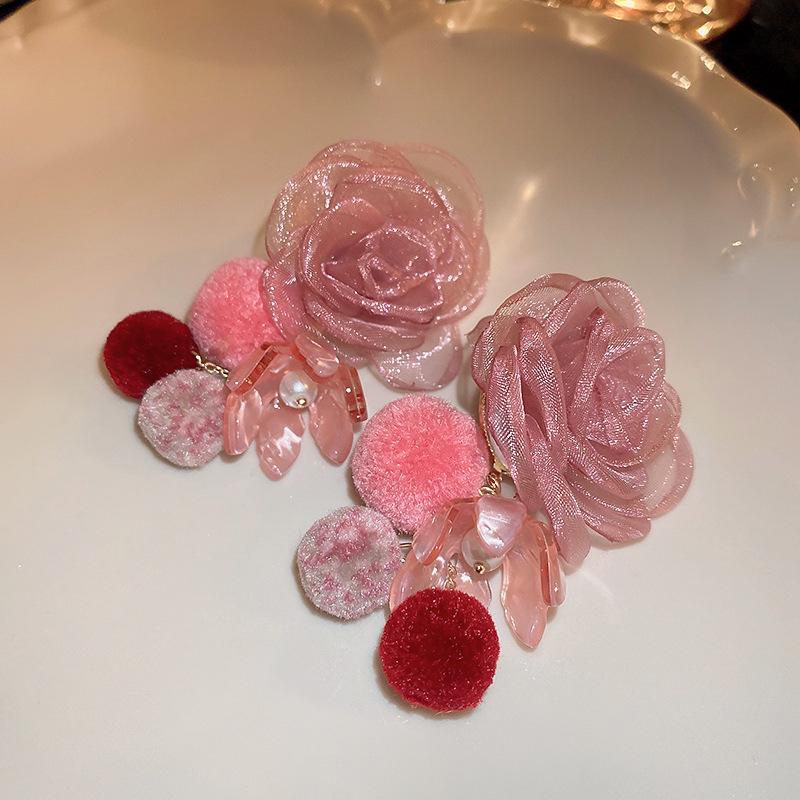 Корейские серьги-цветы из сладкого жемчуга и смолы: Универсальный, девичий дизайн в виде сердца для повседневной моды