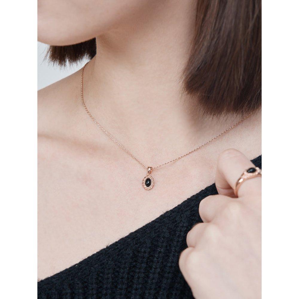 Ella Oval Onyx Necklace Elbrnn205