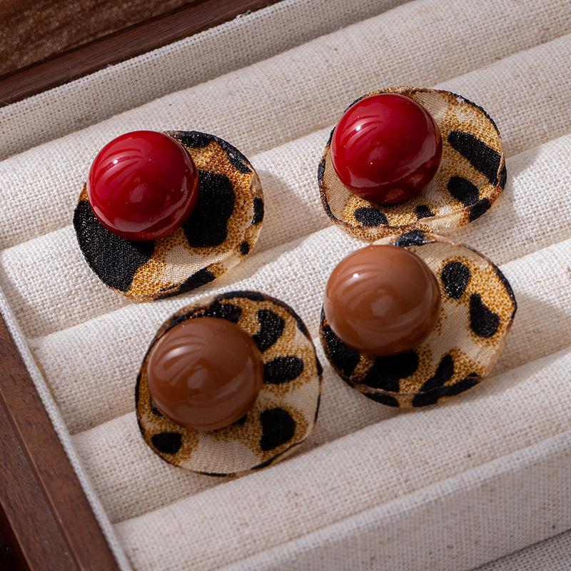 Модные серьги-подвески для женщин