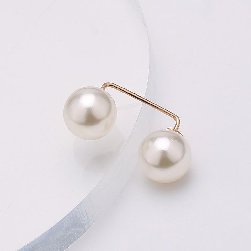 Elegant Minimalist Pearl Pin Brooch for Neckline and Waist