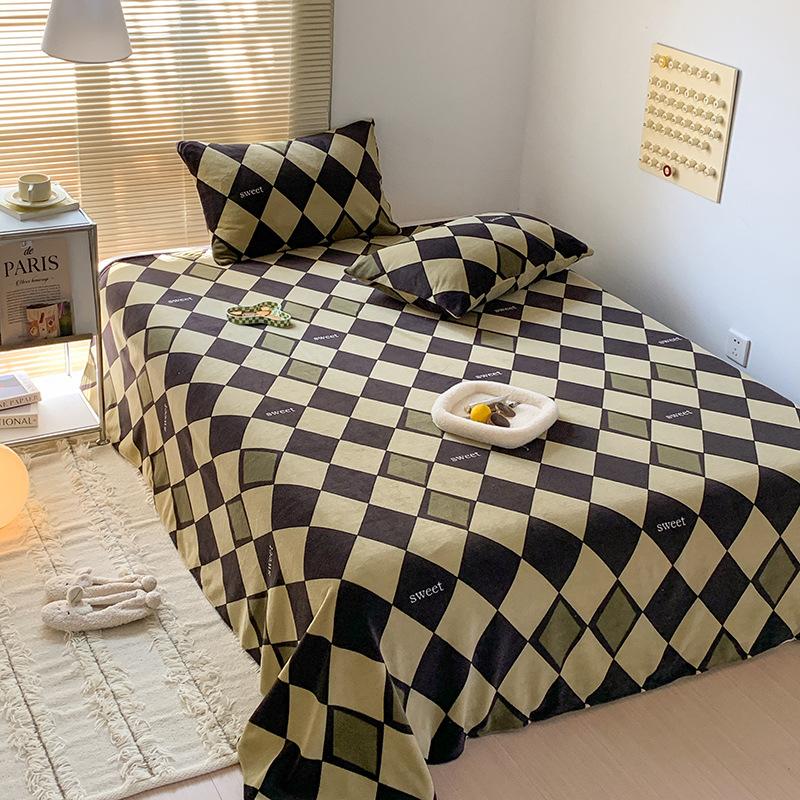 Winter Solid Color Milk Fleece Flat Sheets Bed Home Coral Fleece Thick Warm Flannel Queen King Size Bed Spread with Pillowcases