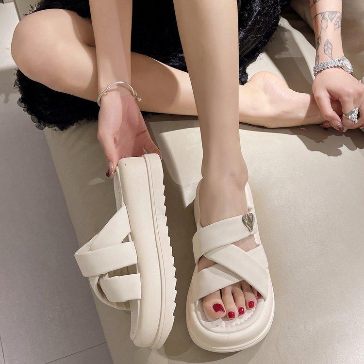 2025 Summer New Women's Slippers Women's Outer Wear Cross Soft-soled Beach Sandals Casual Fairy Style Platform Women's Shoes