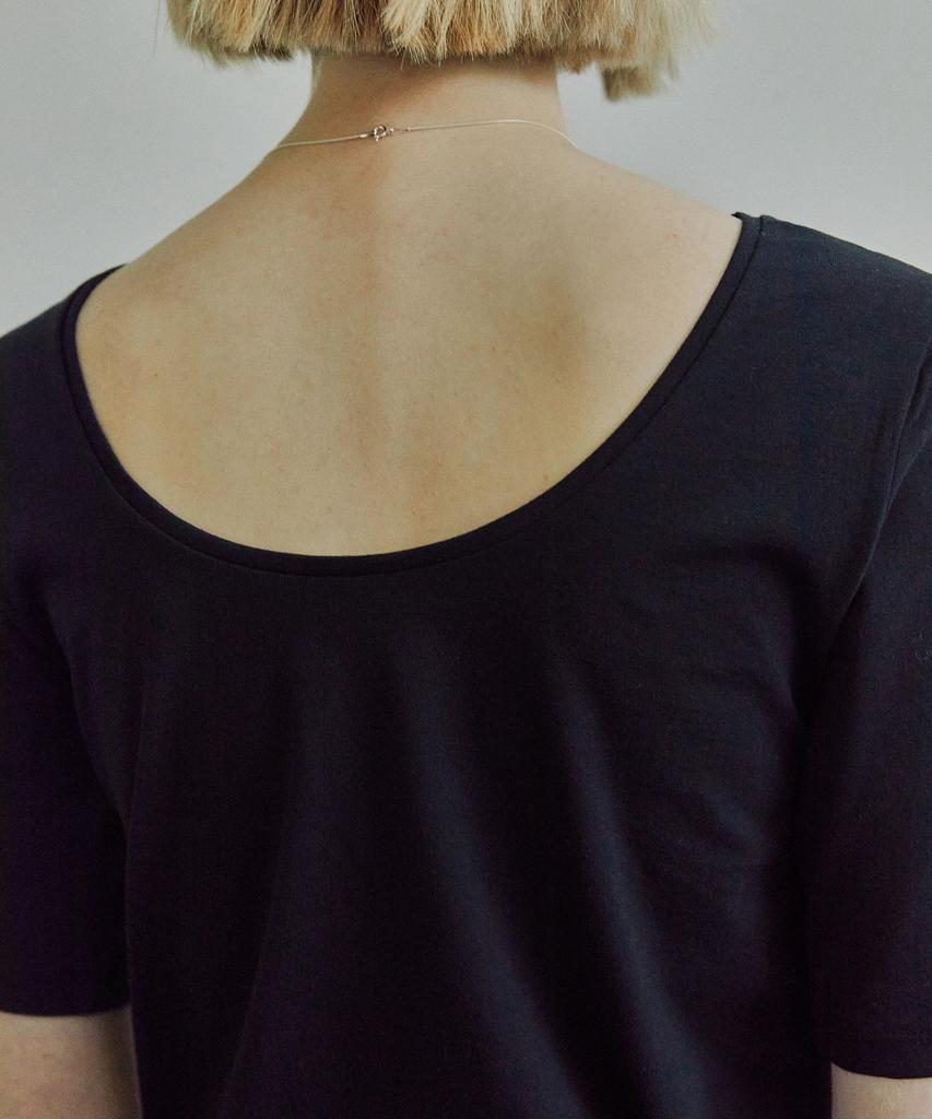 IHR Two-Way Deep U-Neck T-Shirt / Black