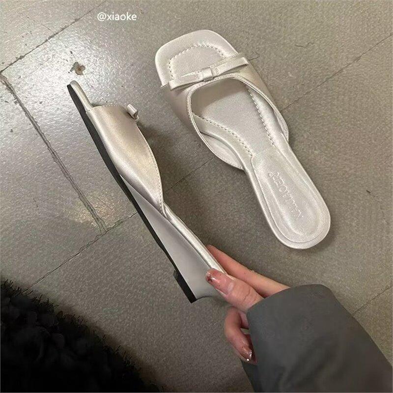 Серебристые танкетки, французские крутые тапочки, туфельки феи, новая летняя мода 2025, уличная нишевая обувь, тапочки на одно слово