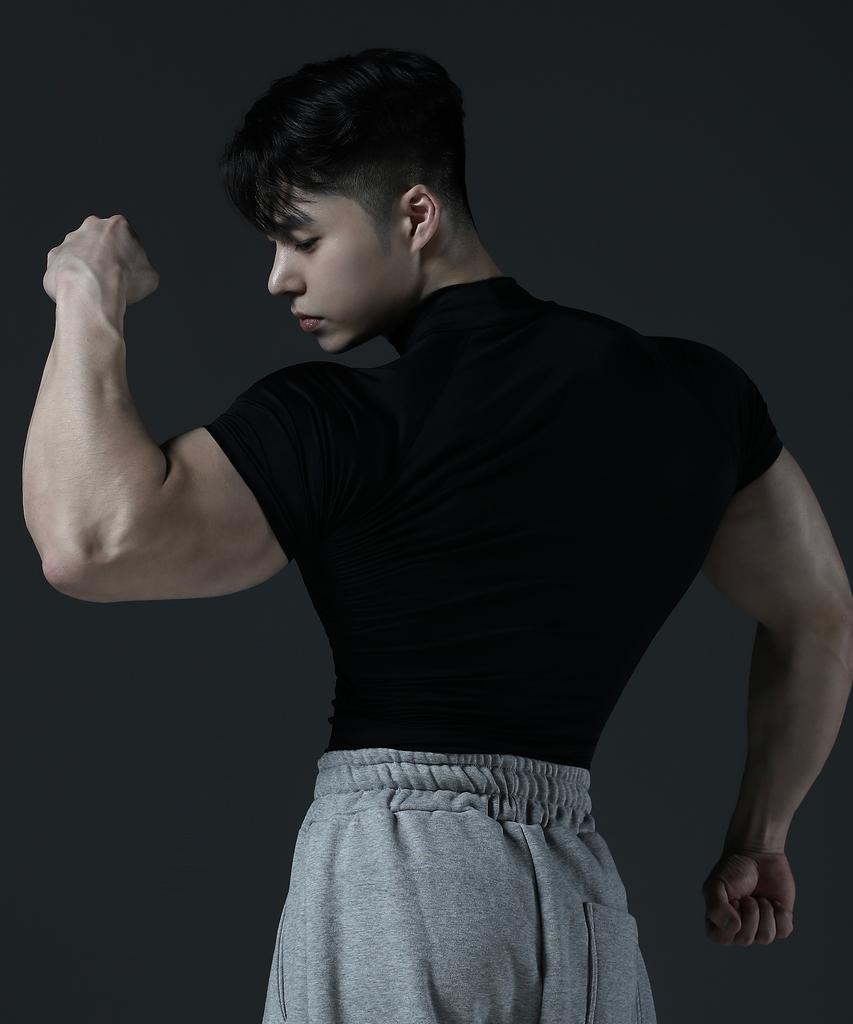 CARMID Compression Mock Neck Short Sleeve [Black]