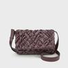 Модный тренд 2024 года: Сумка-шарф BV Wax Leather Crossbody с плиссировкой ручной работы