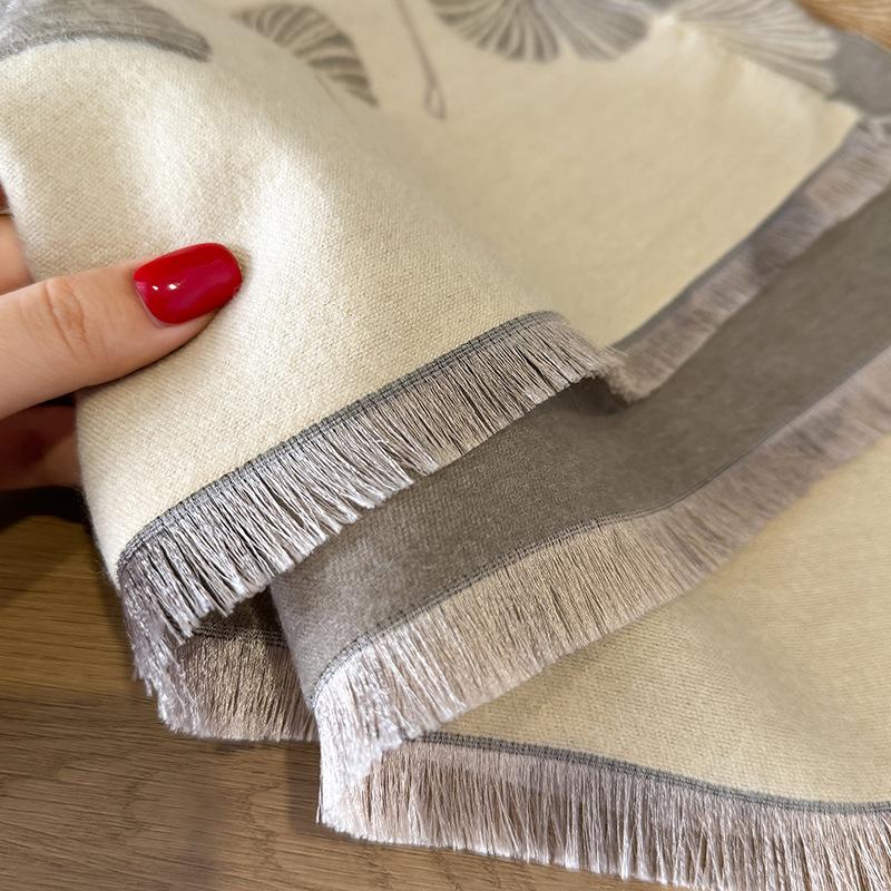 Comfortable Imitation Cashmere Scarf Women'S Versatile Elegant Ginkgo Leaf Scarf Thickened Warm Shawl Scarf
