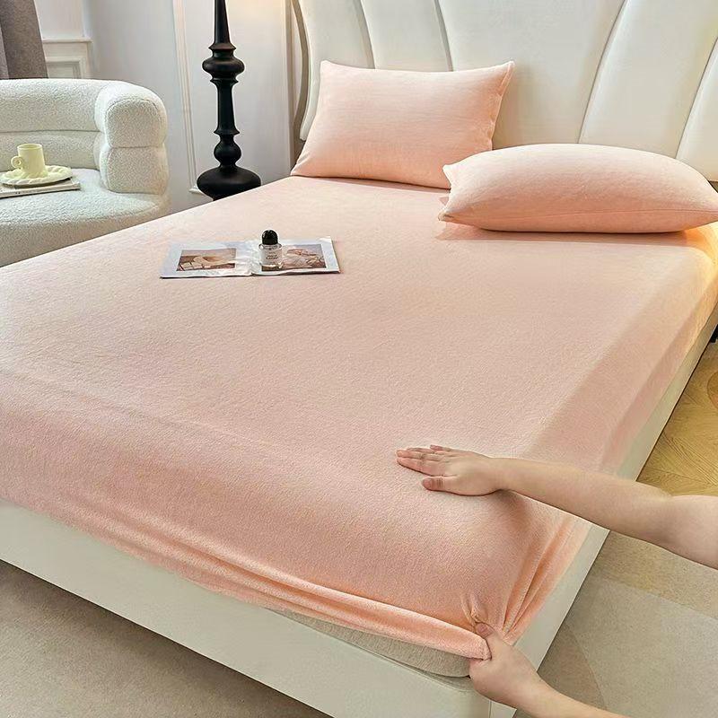 Super Soft Fleece Fitted Sheet - Queen Size - Extra Plush Polar Fleece, No-Pilling - Deep Pocket - All Season Cozy Warmth