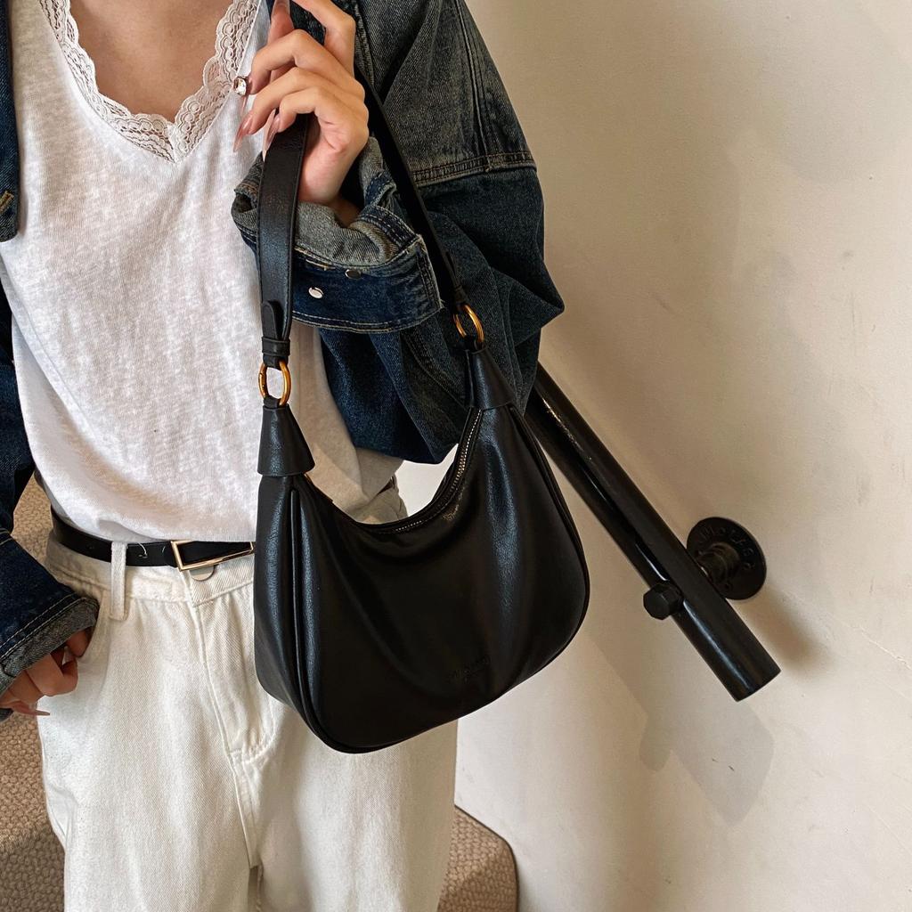 New versatile underarm bag women's 2025 autumn and winter casual women's messenger bag retro fashion oil wax leather shoulder bag