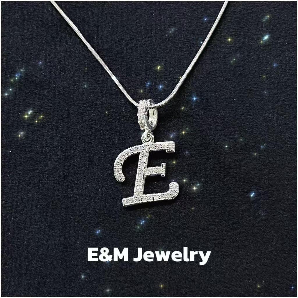 Королевский двор - Ожерелье в стиле «Дрянные девчонки» - Набор подвесок: Крест, Корона и Римская цифра, полностью покрытых цирконием - Роскошный позолоченный медный чокер для женщин