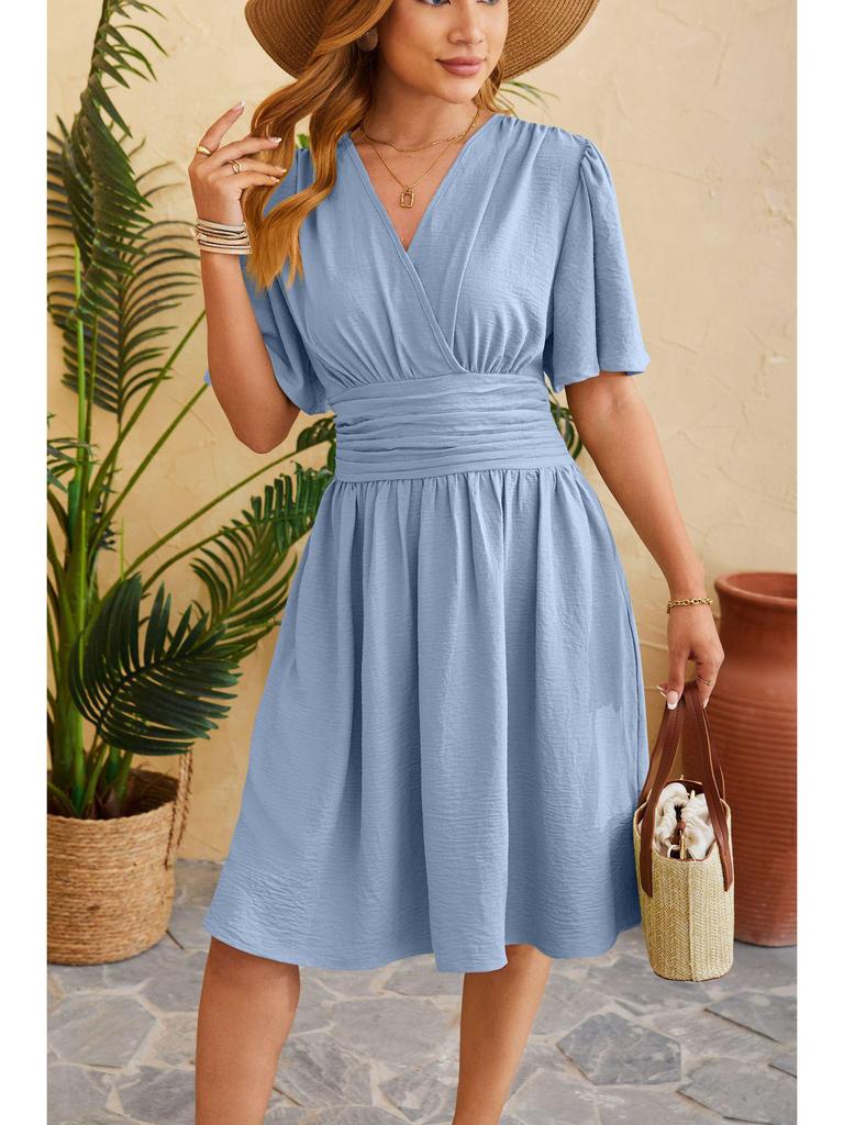 Женское платье с V-образным вырезом, приталенное, с рукавами-клеш, весна/лето 2024