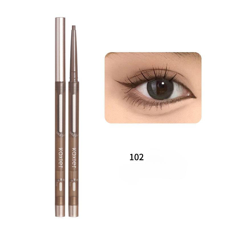 Гелевая подводка для глаз, которую нелегко размазать, плавно и естественно очерчивает тень плоской головы.