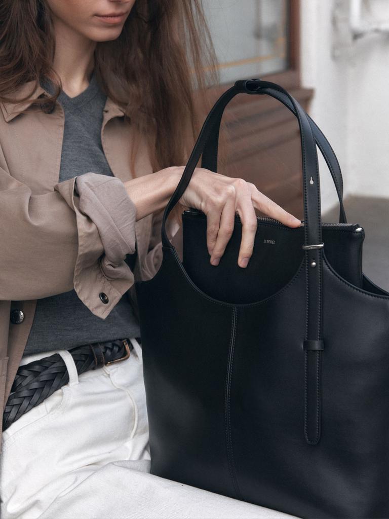 Demeriel 90 Veneta Bag Medium Black