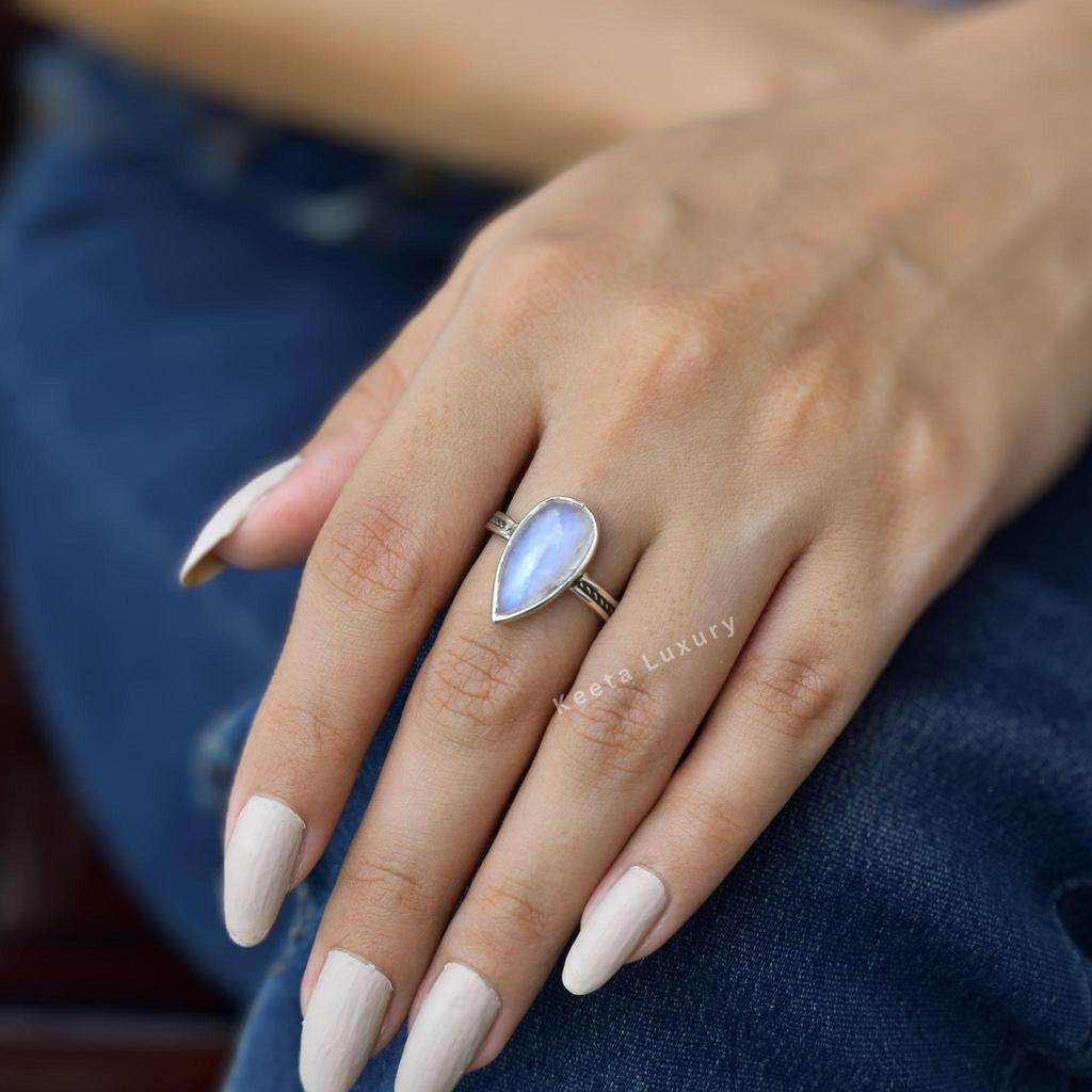 Natural moonstone ring Rainbow moonstone handmade ring Moonstone ring for women Healing gemstone ring Moonstone pear ring Unique Gifts